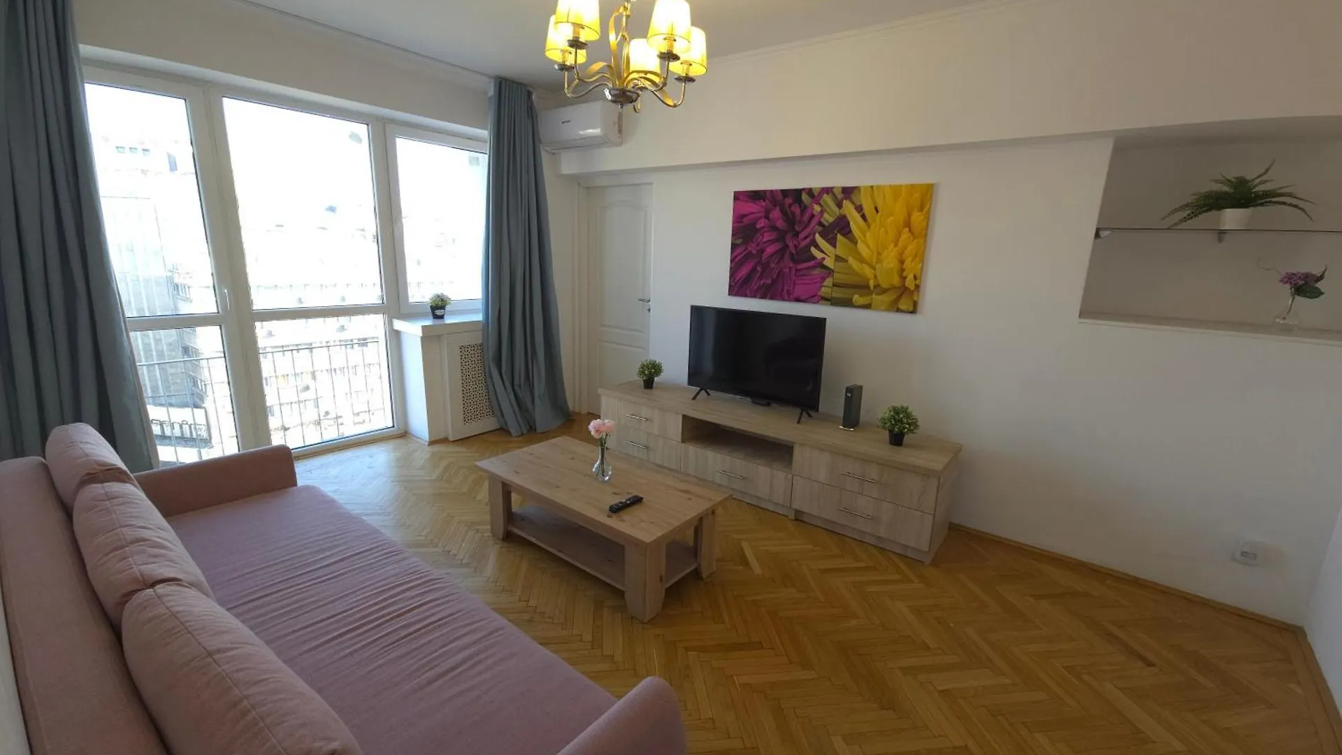 Atheneum Apartament Bukarest Lägenhet